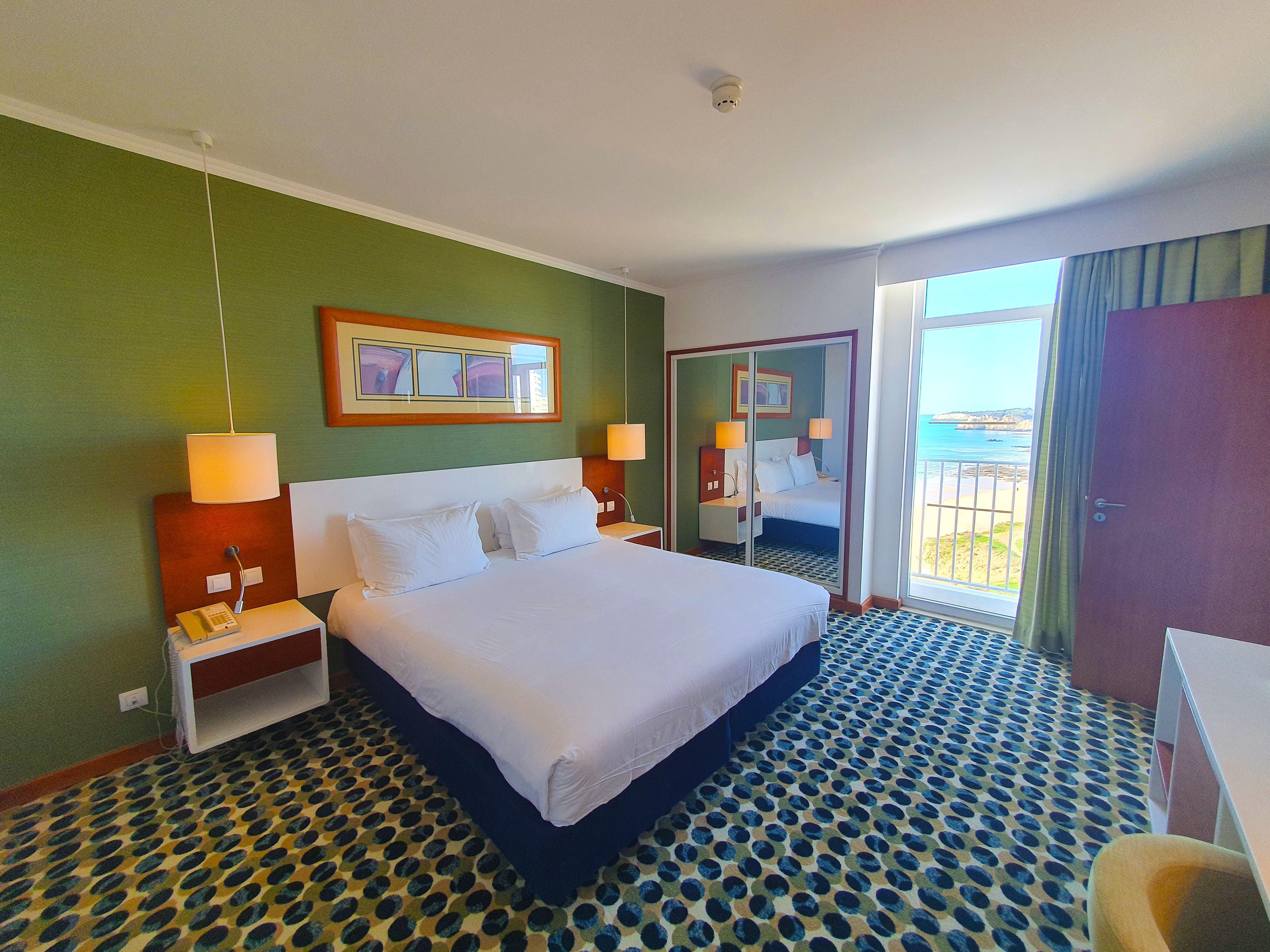 Holiday Inn Algarve - Armacao de Pera, an IHG hotel Bagian luar foto